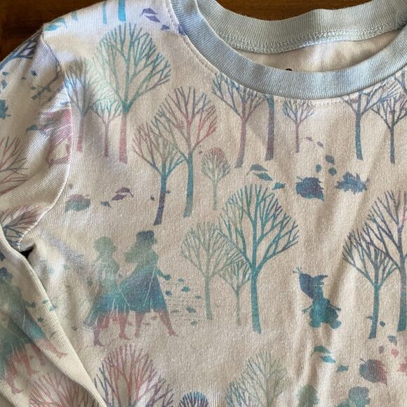 Spotted Zebra Frozen 2 Pajama Set Girls' Medium (8) - Picture 5 of 15